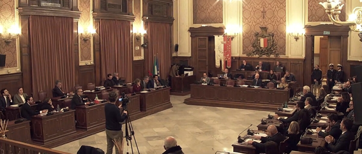 Bari verso l'istituzione della Commissione antimafia, via libera in Consiglio. Centrodestra all'attacco prima del voto - Bari