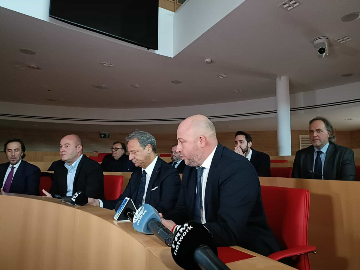Immagine del post 1948 - Bari Consiglio bloccato da 2 mesi e caso Olivieri, il centrodestra in Regione attacca Emiliano: "Venga in aula" - Bari