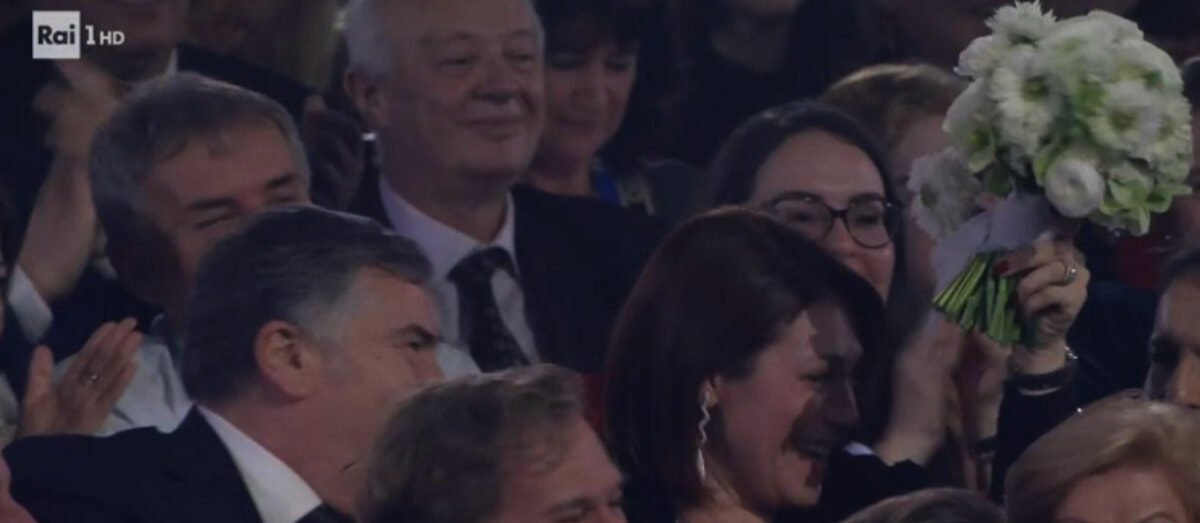 Immagine del post 2006 - Bari Sanremo, finto 'matrimonio' fra Katia Follesa e Simon Le Bon: il bouquet alla presidente della Camera di Commercio di Bari - Bari