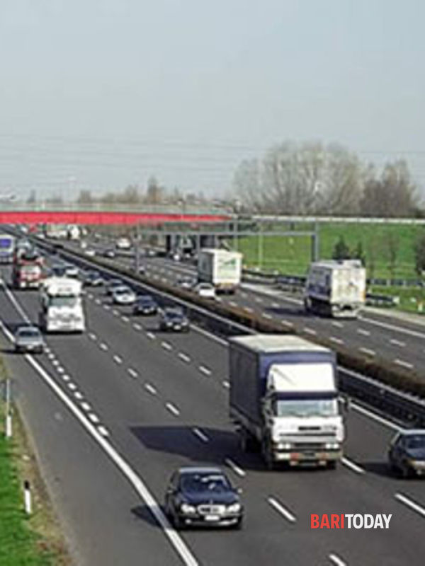 Immagine del post 2032 - Bari Lavori sull'autostrada A14: chiuso per una notte il tratto Bari Nord-Bari Sud verso Taranto - Bari