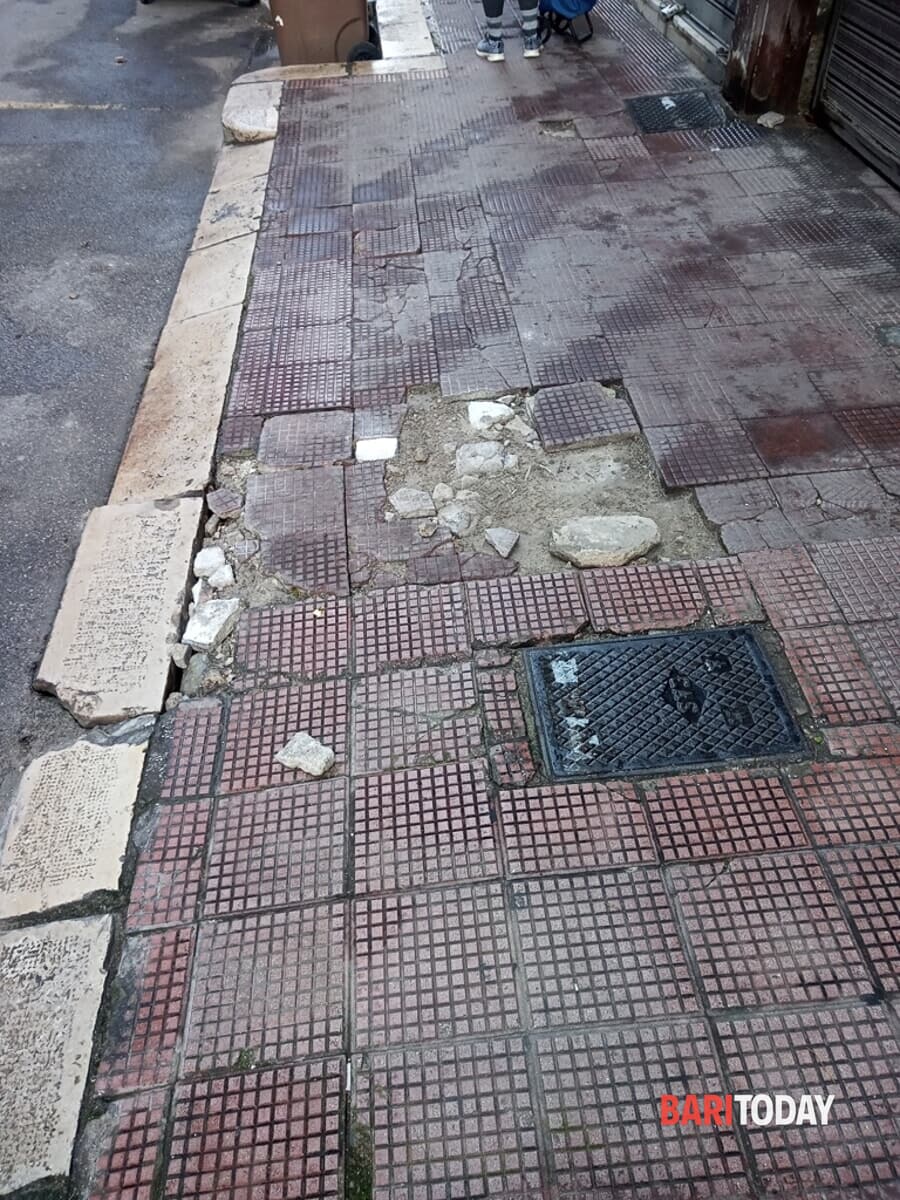 Immagine del post 1985 - Bari Bari, "pavimentazione dissestata" in via Cardassi - Bari