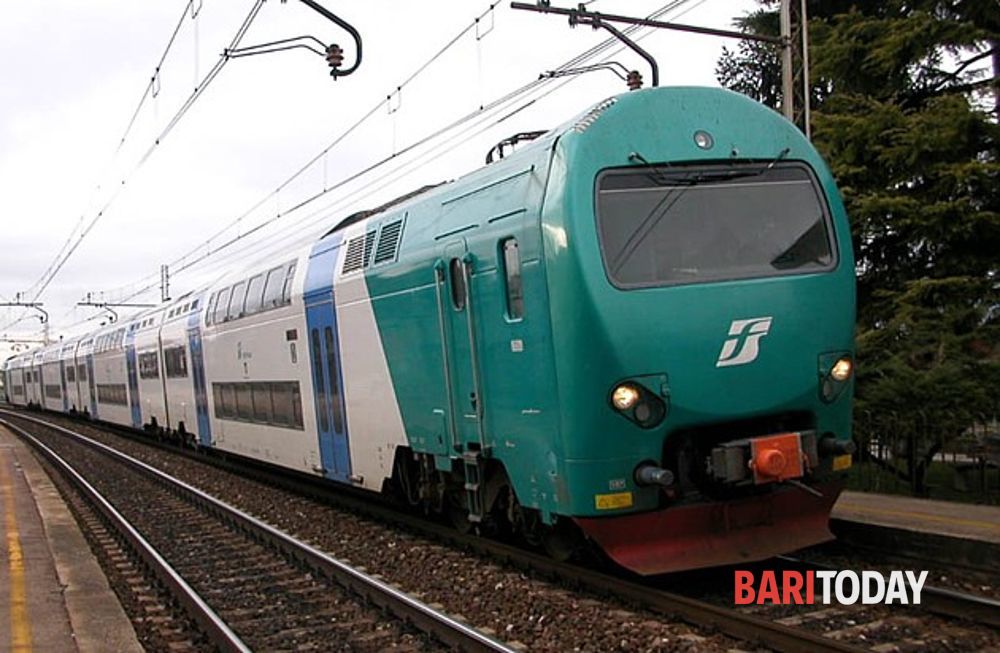 Immagine del post 3877 - Bari "Persone non autorizzate sui binari", stop alla circolazione: treni in ritardo - Bari