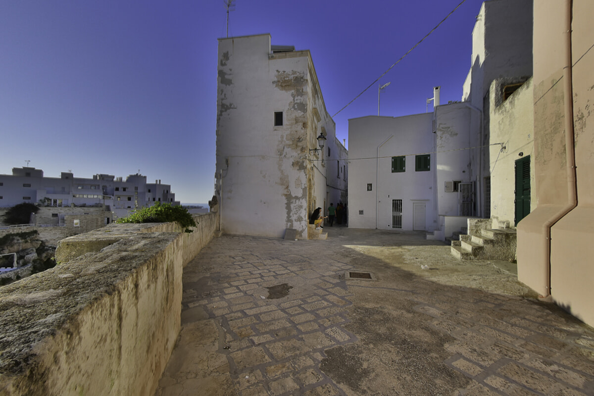 Immagine del post 5803 - Bari Polignano segreta – pirati, tesori e misteri tra mare e vicoli - Bari