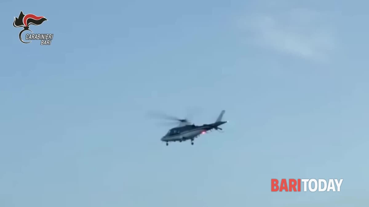 Immagine del post 2069 - Bari Furti nelle auto parcheggiate o con la tecnica della 'gomma bucata' per distrarre le vittime: la banda in azione - Bari