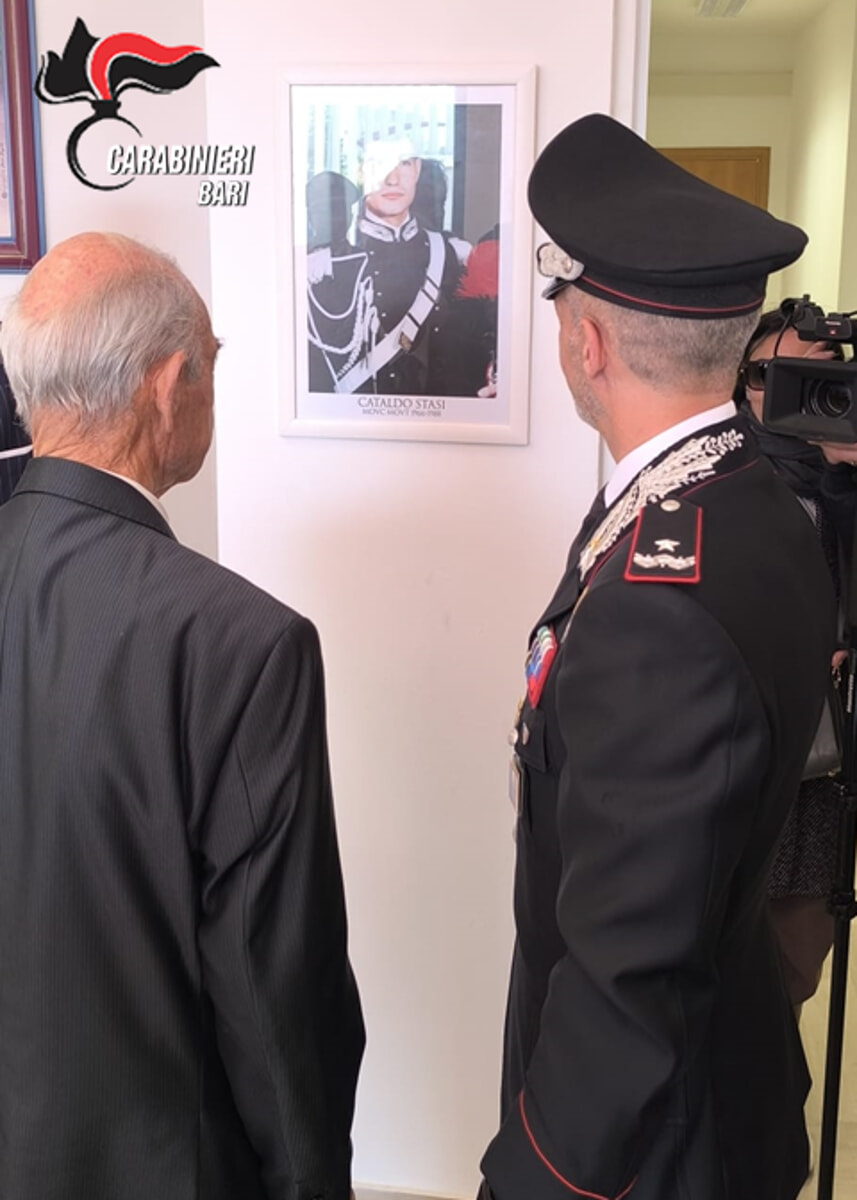 Immagine del post 5896 - Bari Fu vittima della 'banda della Uno bianca': la stazione dei carabinieri di Ruvo intitolata a Cataldo Stasi - Bari