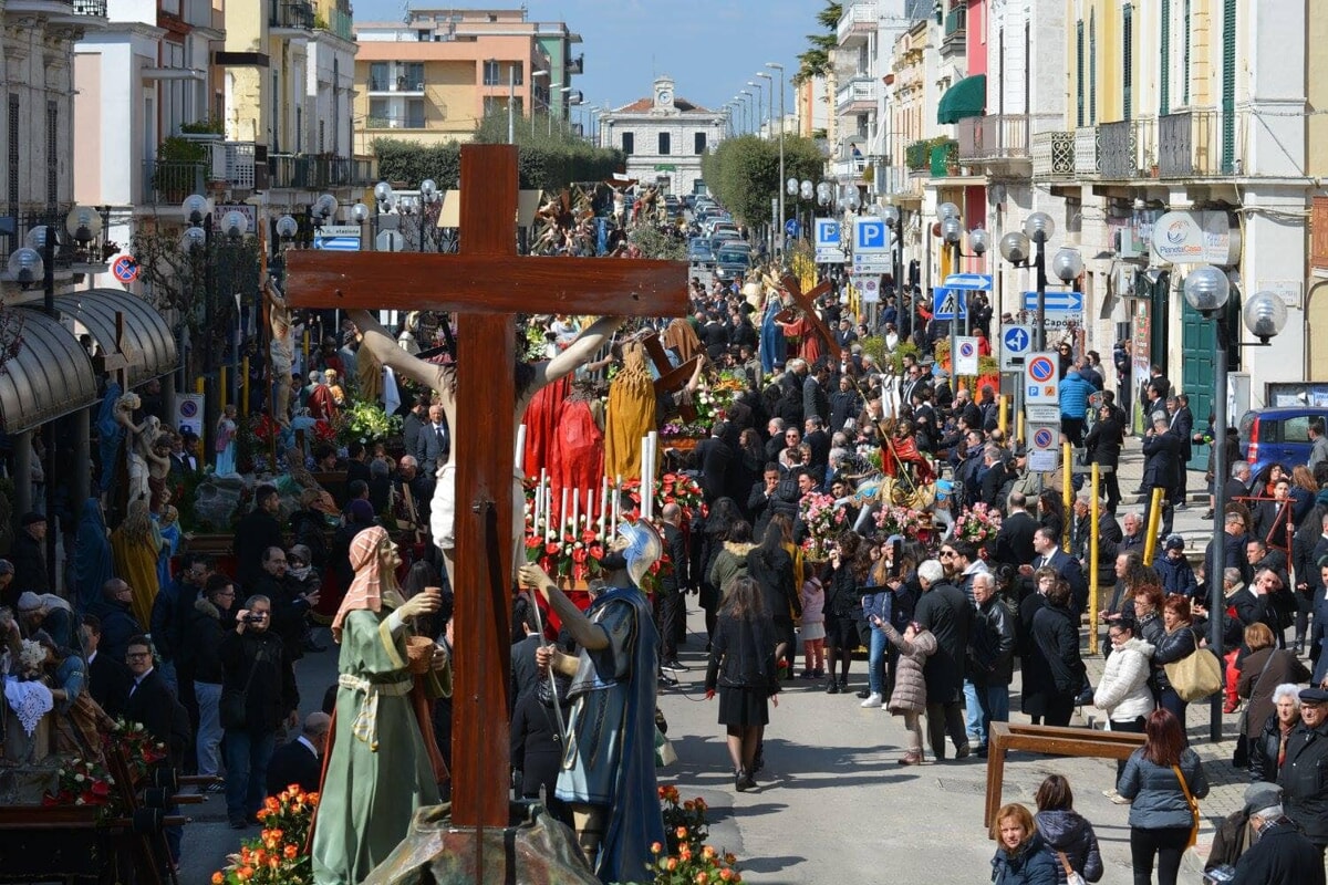 Immagine del post 6033 - Bari Valenzano e i suoi 'Misteri': 350 anni di fede e tradizione nella suggestiva processione del Venerdì Santo - Bari