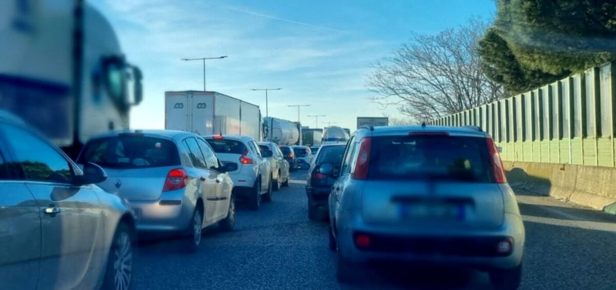 Immagine del post 4088 - Bari Due incidenti sulla Statale 16 a Bari: code e traffico in tilt - Bari