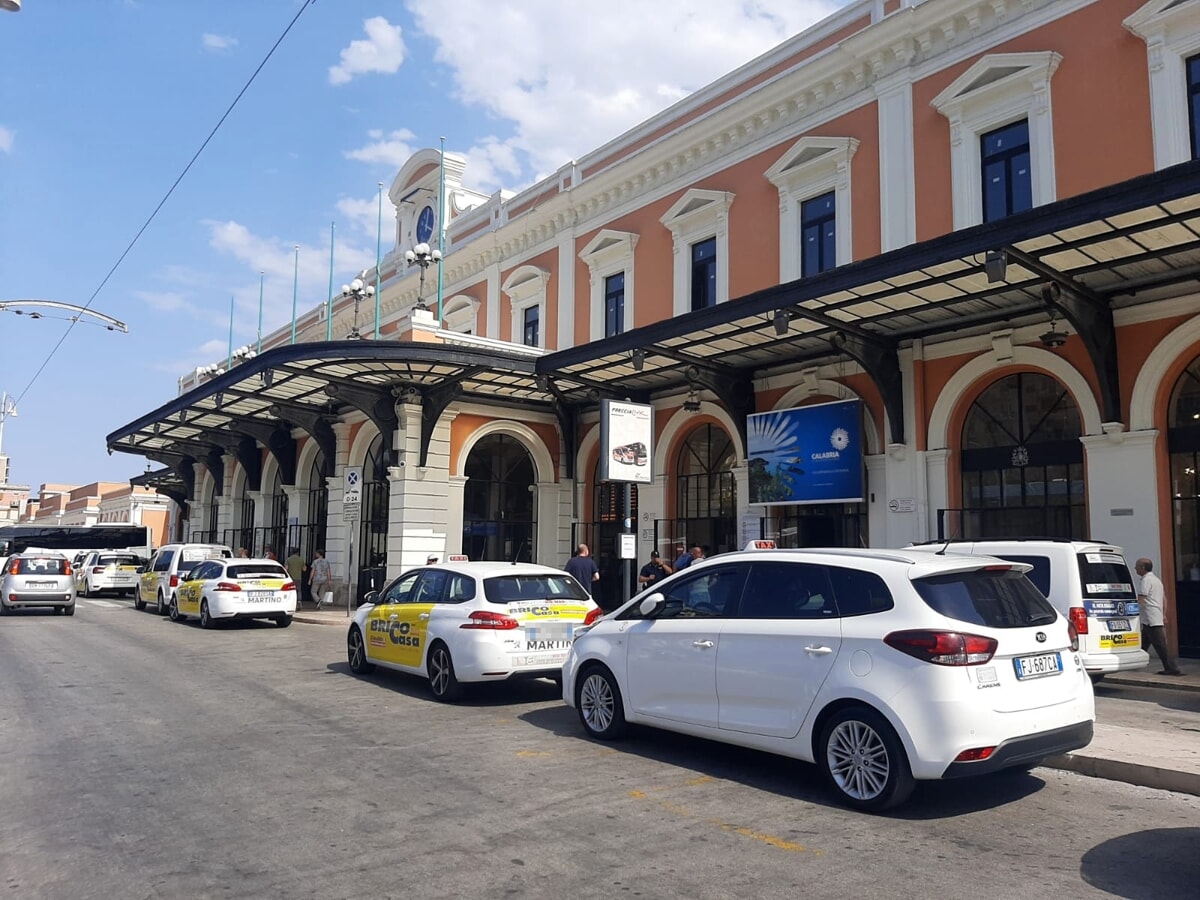 Immagine del post 2338 - Bari Uber Black a Bari, tassisti sul piede di guerra: "Non può essere servizio in tempo reale, Ncc a rischio sospensione licenza" - Bari