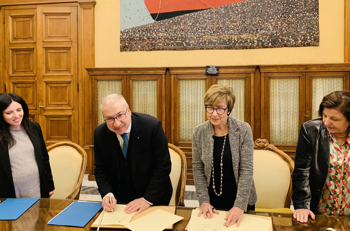 Immagine del post 2469 - Bari Accordo fra Comune e Banca d'Italia: "Incontri per spiegare ai cittadini l'uso dei pagamenti digitali" - Bari