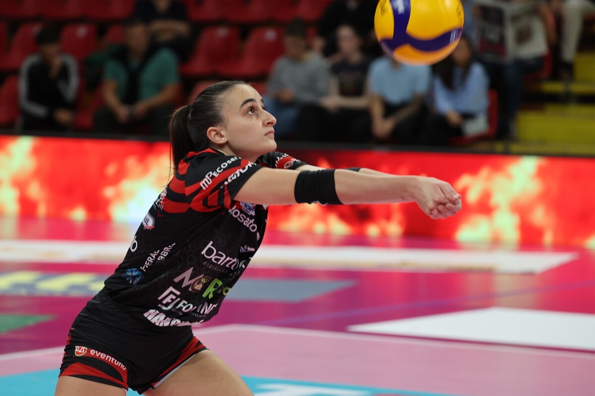 Immagine del post 6340 - Bari Una prima volta indimenticabile in A1 per Stefania Recchia: la 19enne castellanese confermata a Perugia - Bari