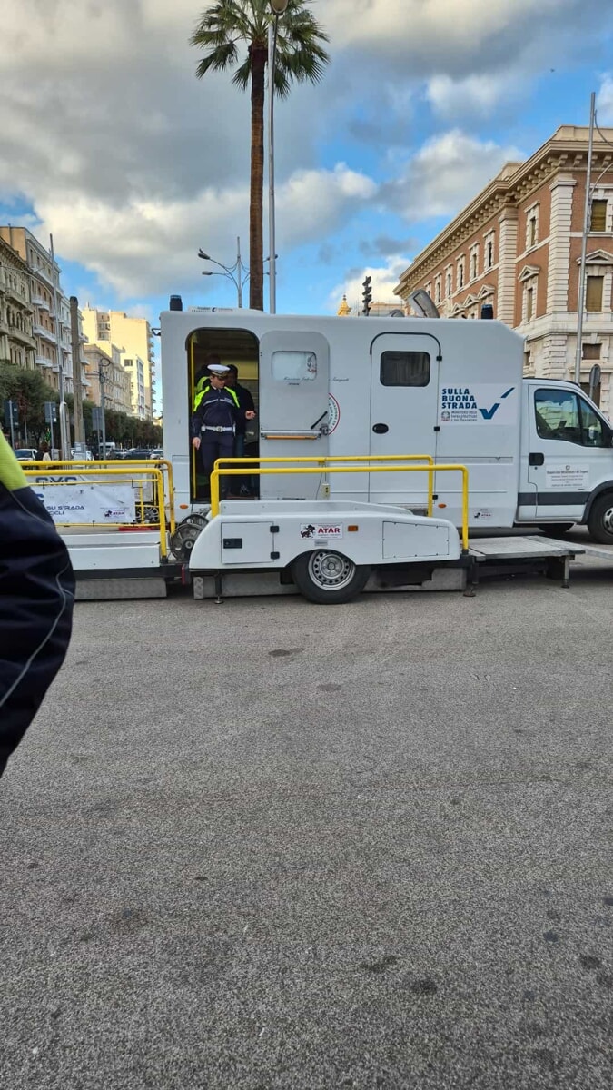 Controlli su mezzi pesanti e micromobilità: "Effetto preventivo per scoraggiare comportamenti illeciti" - Bari