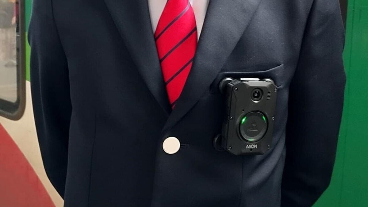 Immagine del post 2632 - Bari Sicurezza a bordo dei treni: Trenitalia introduce le bodycam per il personale dei regionali - Bari