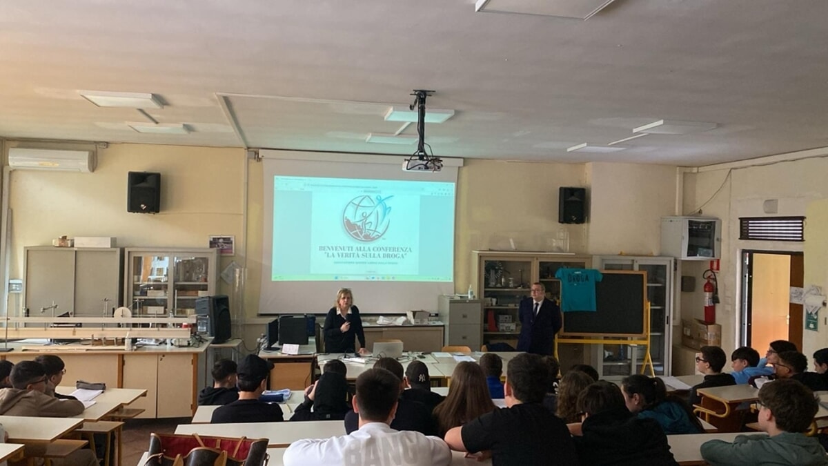 Immagine del post 4675 - Bari 'Dico no alla droga Puglia' incontra gli studenti baresi - Bari