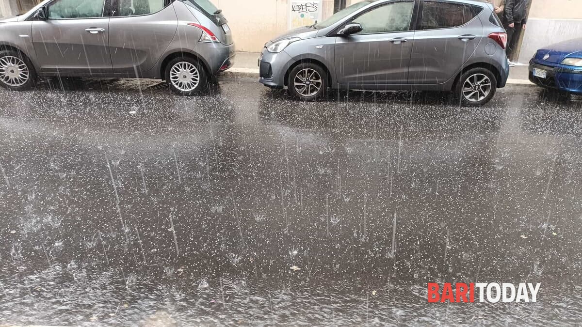 Immagine del post 4775 - Bari Forte temporale su Bari: pioggia intensa e grandine in alcune zone - Bari