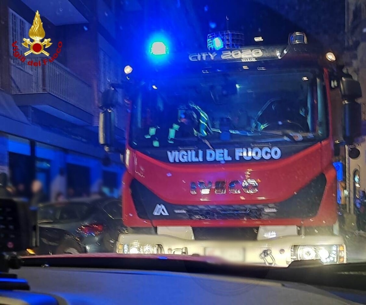 Incendio in un ristorante nel centro di Bari: tratti in salvo personale e clienti - Bari