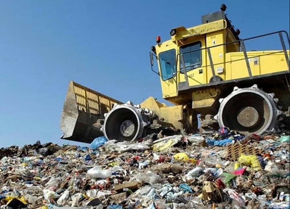 RIfiuti trasportati dalla Campagnia e smaltiti illegalmente in Puglia: 11 indagati, 4 sono baresi - Bari