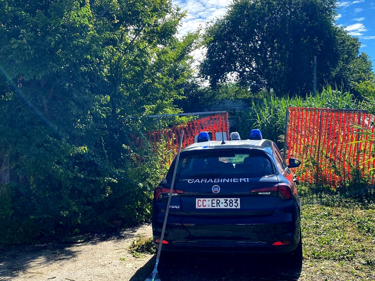 La scoperta dei carabinieri nelle campagne del Barese: "Fucile nascosto in un pozzo" - Bari