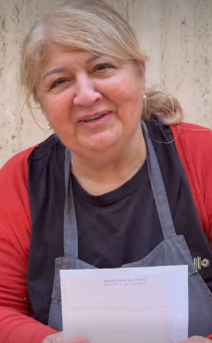 Immagine del post 1114 - Bari Riceve lettera dal Vaticano, pastaia di Bari Vecchia al Papa: "Santità facciamo insieme i panzerotti" - Bari