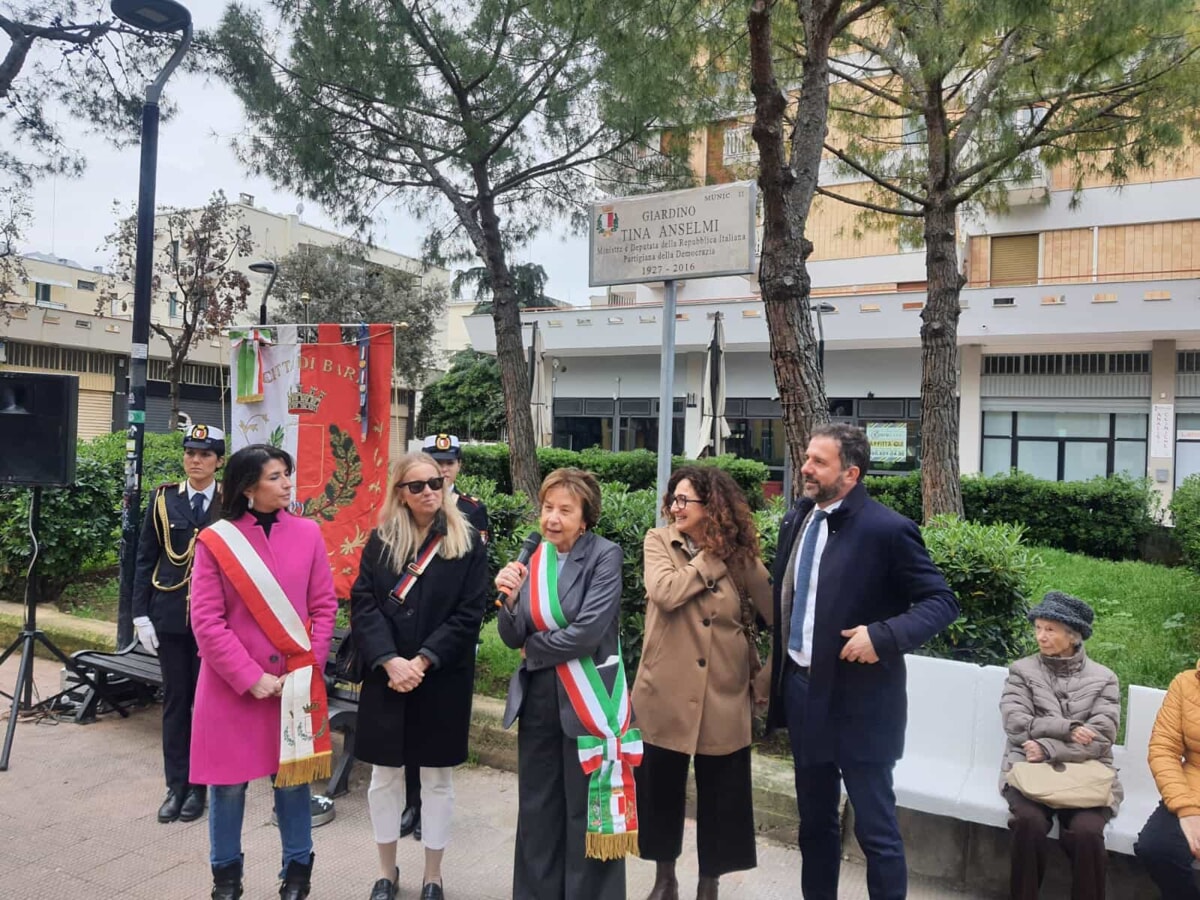 Bari ricorda Tina Anselmi: in città intitolato un giardino alla prima donna ministro - Bari