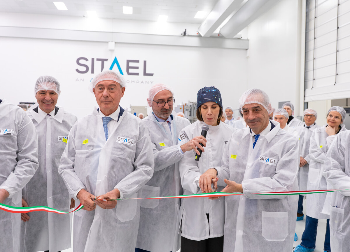 Immagine del post 5020 - Bari Un hub ultramoderno per creare e testare satelliti: Sitael a Mola inaugura la sua nuova 'space factory' - Bari