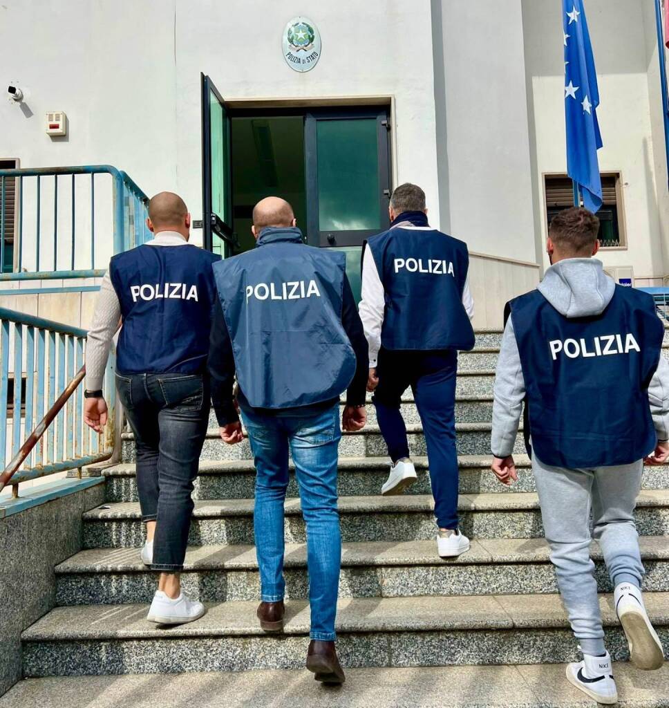Melfi, minaccia di morte la madre e aggredisce gli agenti: arrestato - Basilicata