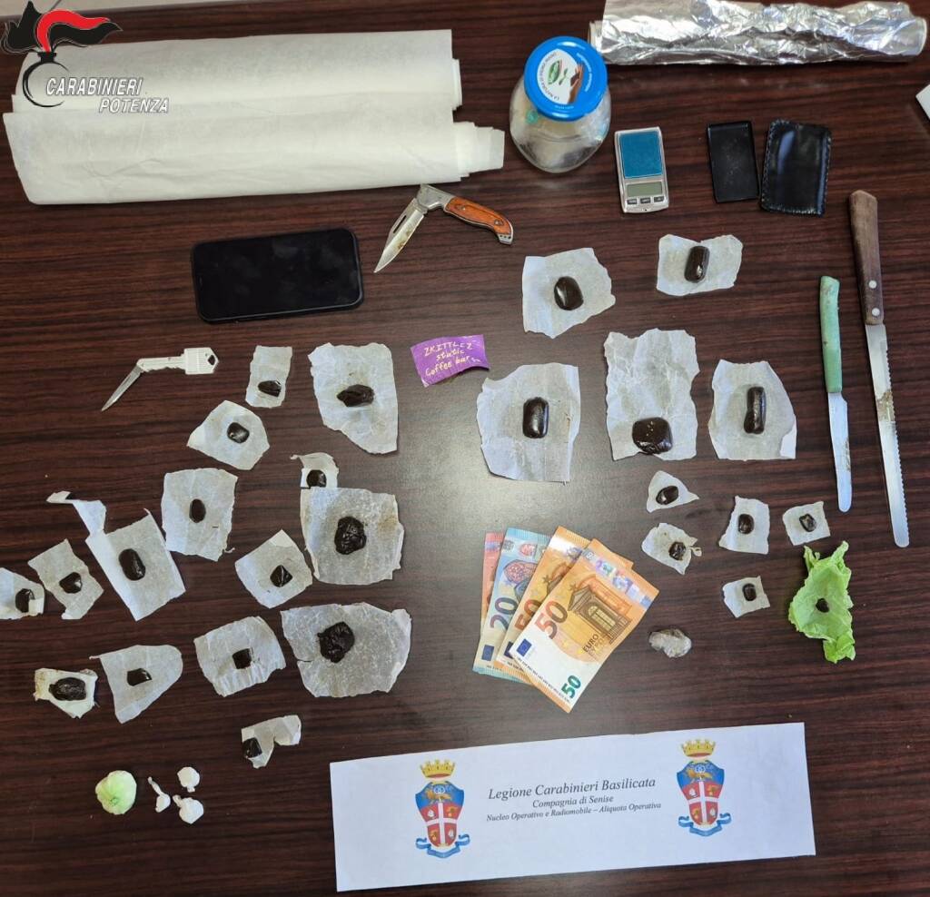 Immagine del post 10404 - Basilicata Spaccio di droga a Senise, due giovani arrestati e due denunciati - Basilicata