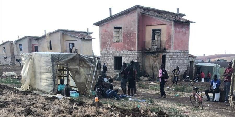 Immagine del post 6841 - Basilicata Predisposto l’avviso per riaprire il Centro di accoglienza di Palazzo. Nessun intervento per il Metapontino - Basilicata