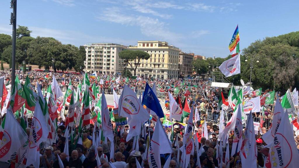 Immagine del post 8168 - Basilicata Roma, al grido Palestina libera, 60mila persone in piazza San Giovanni - Basilicata