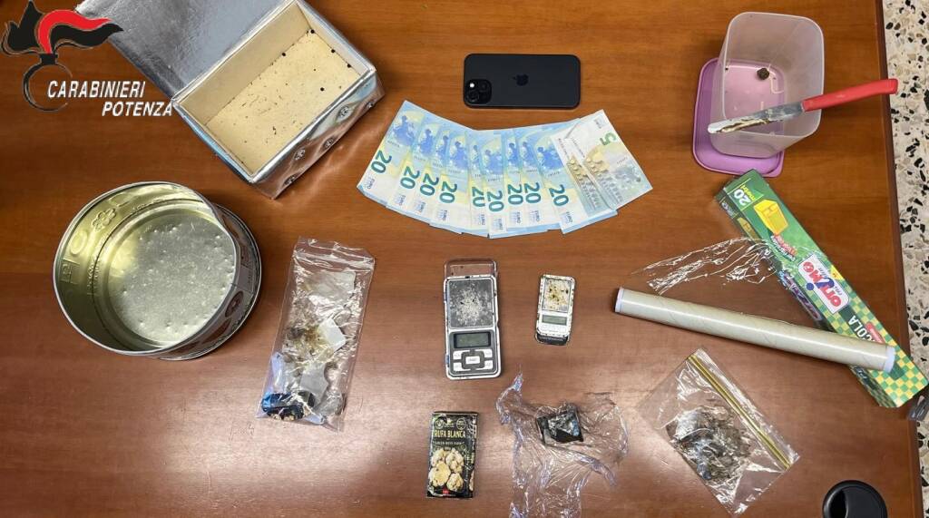 Blitz antidroga a Tito: arrestato un 19enne - Basilicata