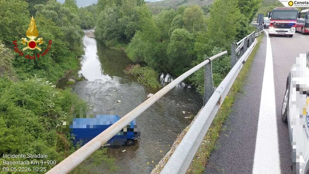 Immagine del post 20234 - Basilicata Furgone precipita da un ponte sulla Basentana, 33enne in ospedale - Basilicata