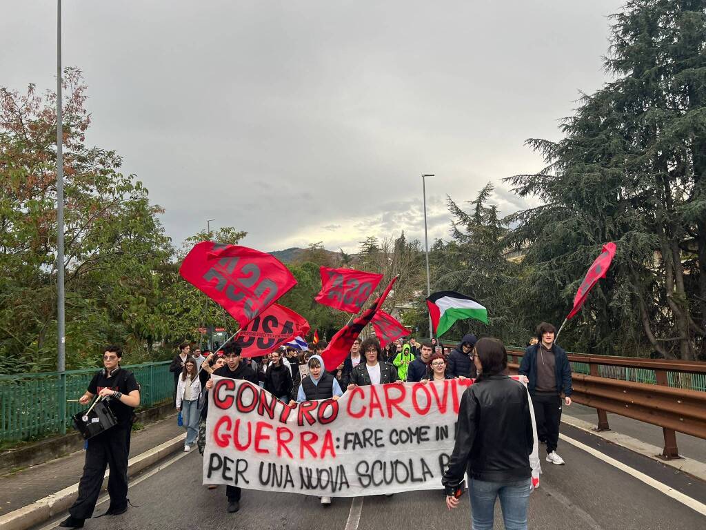 Immagine del post 25842 - Basilicata Siamo stanchi di pagare la crisi in cui l’Unione Europea e gli Stati Uniti ci stanno portando - Basilicata