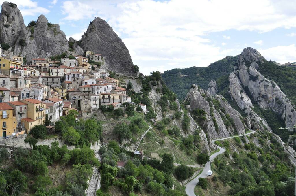 Turismo in Basilicata nel 2024: flussi fermi al 2019 - Basilicata