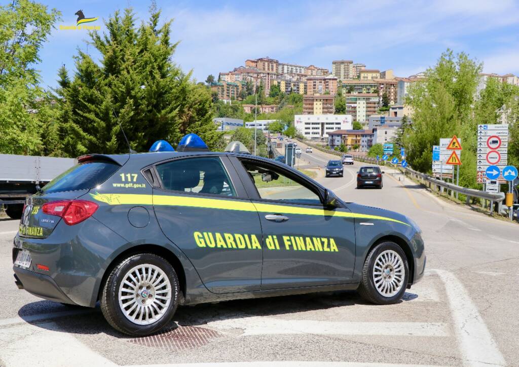 Immagine del post 23757 - Basilicata Carburanti, la Guardia di Finanza rafforza i controlli - Basilicata