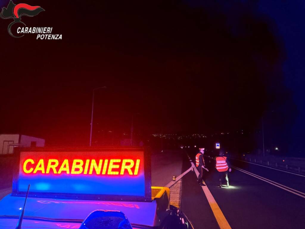 Immagine del post 1900 - Basilicata Furto in abitazione a Pignola, ladri messi in fuga dai carabinieri - Basilicata
