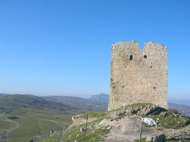 L’Archeologia si racconta alla Torre di Satriano con Festivalia - Basilicata
