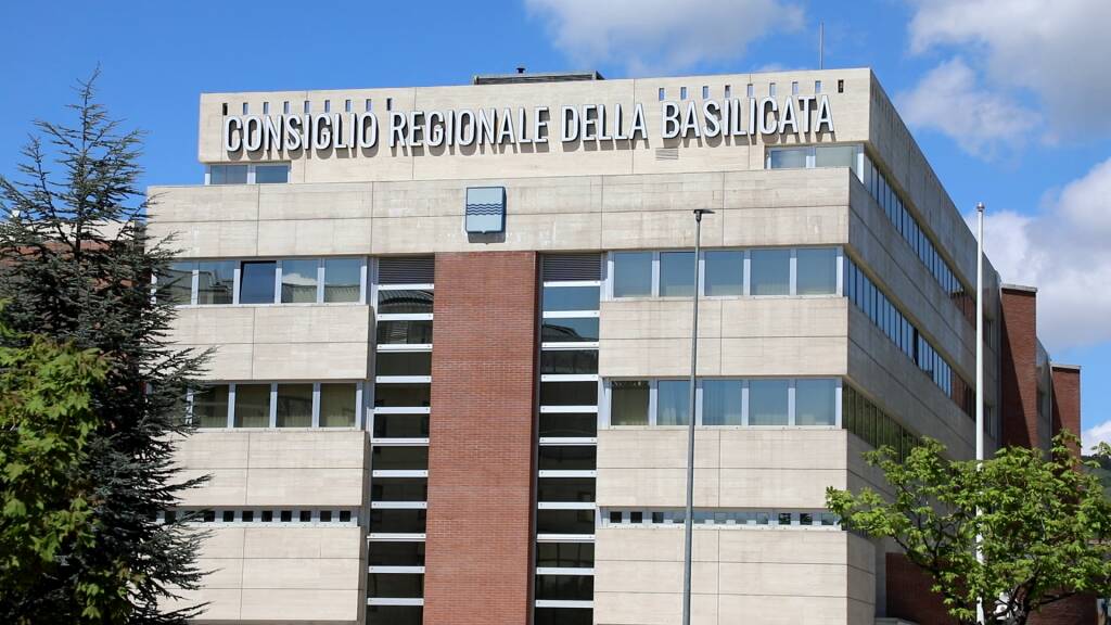 Basilicata, vitalizi: l’obiettivo del centrodestra è impedire il voto popolare - Basilicata