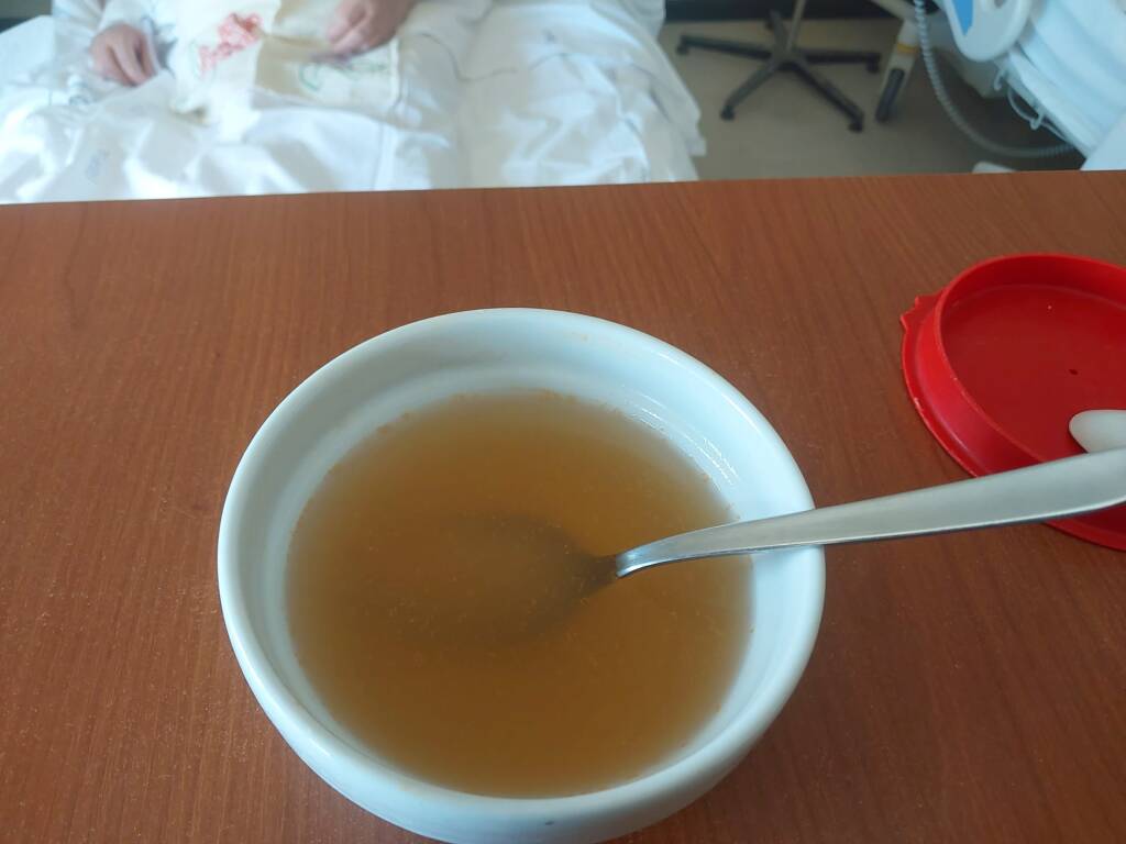 Ospedale San Carlo, una paziente: “i maiali che allevava mia madre mangiavano meglio” - Basilicata