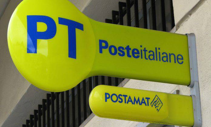 Ufficio postale in camper e cittadini costretti ad aspettare al sole - Basilicata