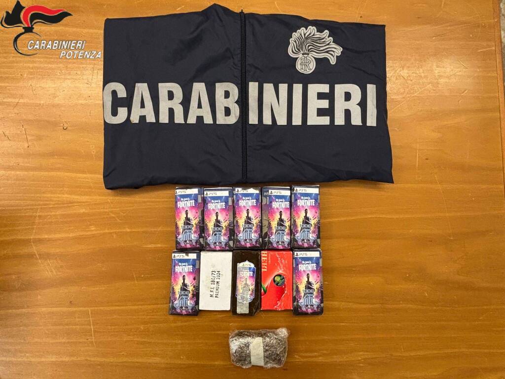 Immagine del post 2093 - Basilicata Spaccio: i carabinieri sequestrano 1 chilo di hashish - Basilicata