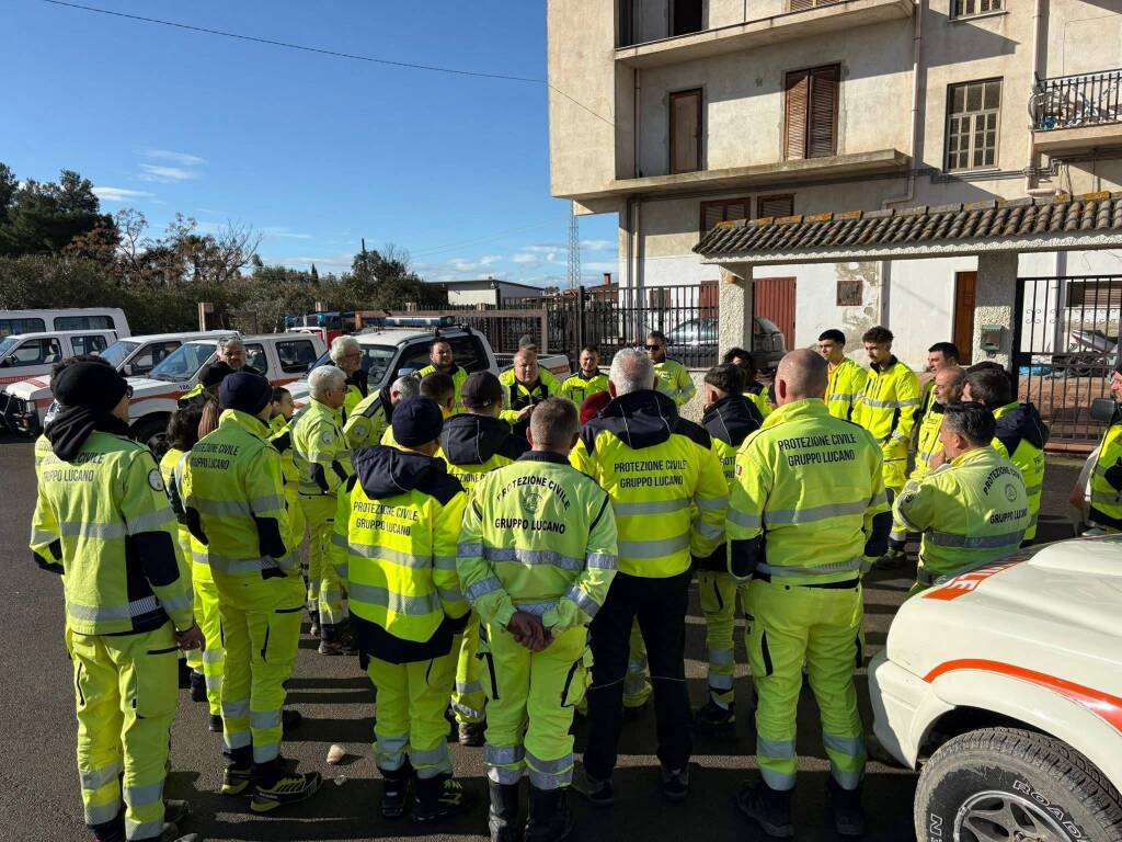 Maltempo in Calabria, i volontari del Gruppo Lucano a Cassano allo Ionio - Basilicata