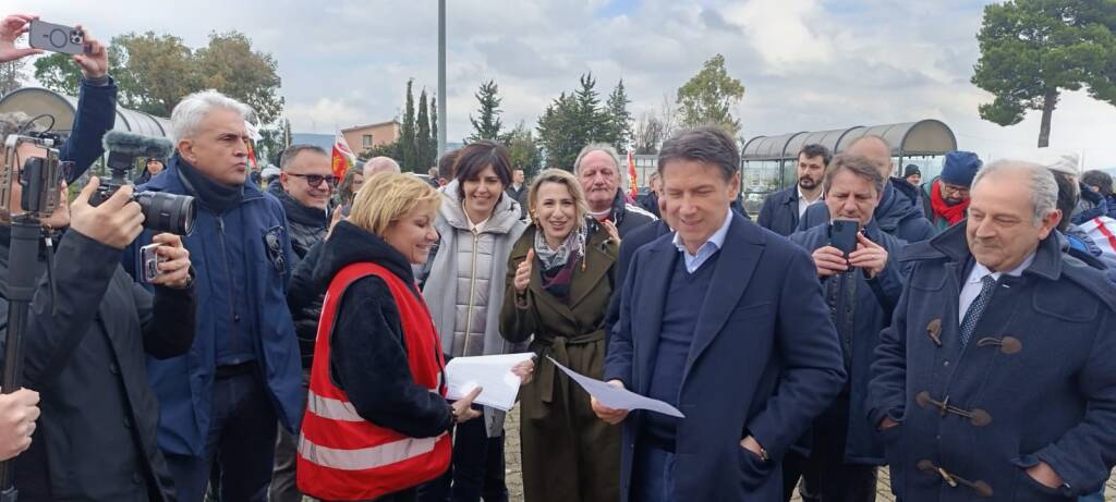 Immagine del post 2171 - Basilicata Garanzie occupazionali e salariali per lo stabilimento Stellantis di Melfi e l’indotto - Basilicata