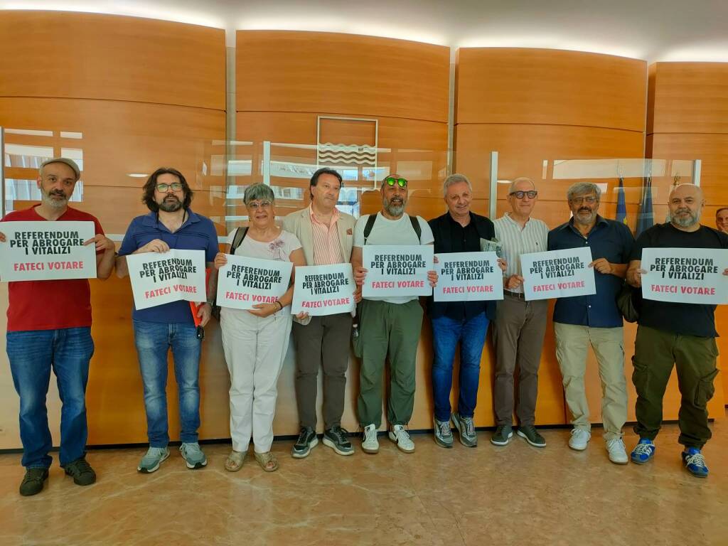 Immagine del post 21782 - Basilicata Mini vitalizi, i promotori del referendum non mollano: legge va abrogata - Basilicata
