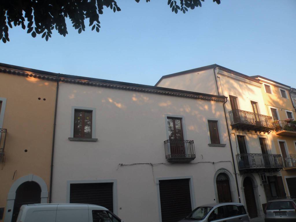 Immagine del post 17344 - Basilicata Mi chiedono di pagare per una casa dichiarata inagibile: la protesta di Carmine - Basilicata
