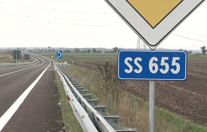 Autobus in fiamme sulla Bradanica a Melfi - Basilicata