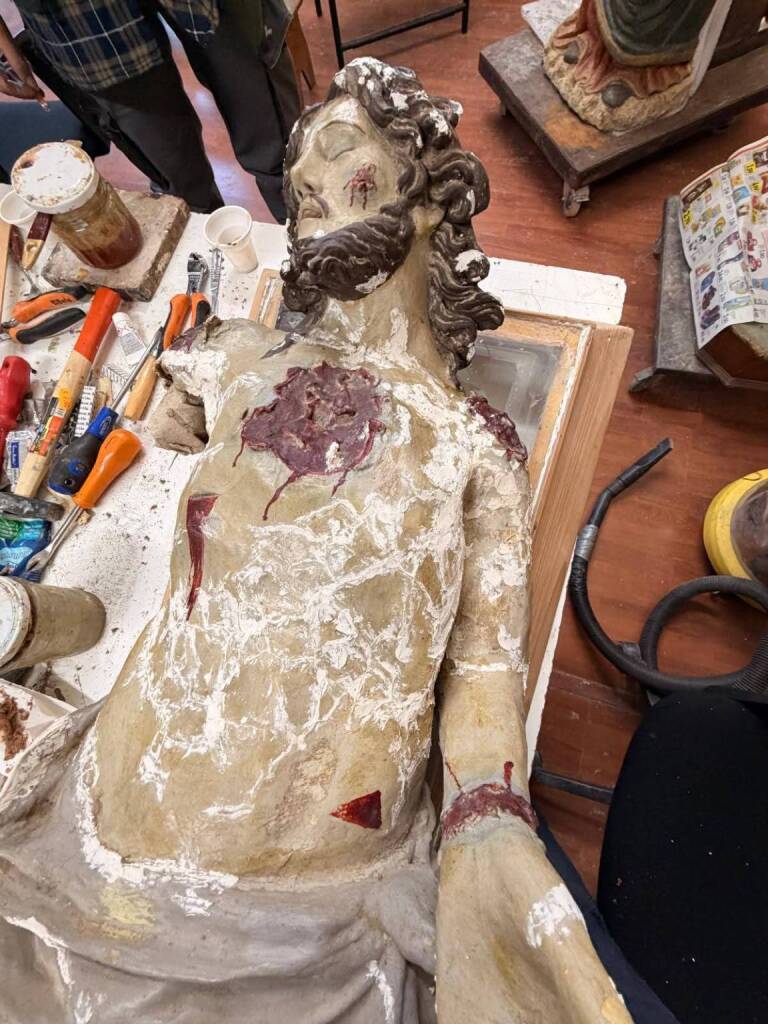 Immagine del post 17447 - Basilicata Ritorna a Grassano restaurata la misteriosa statua di un “Cristo deposto” - Basilicata