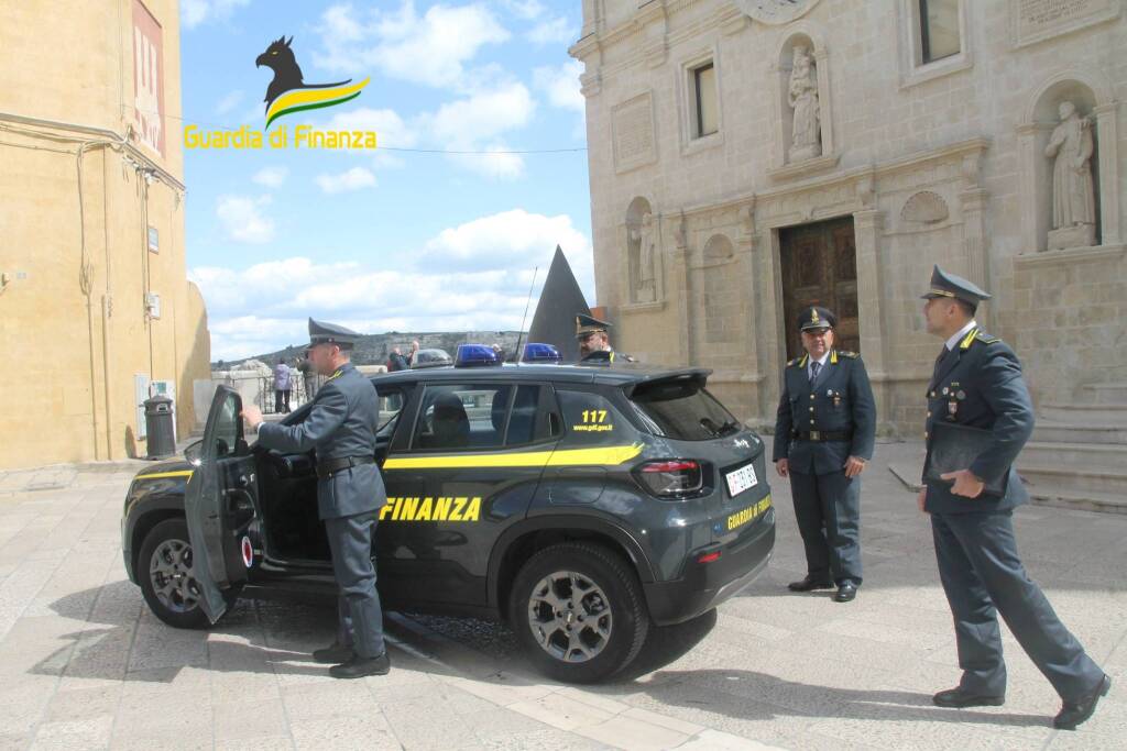 Matera, Guardia di Finanza, immigrazione clandestina: denunciate 72 persone - Basilicata