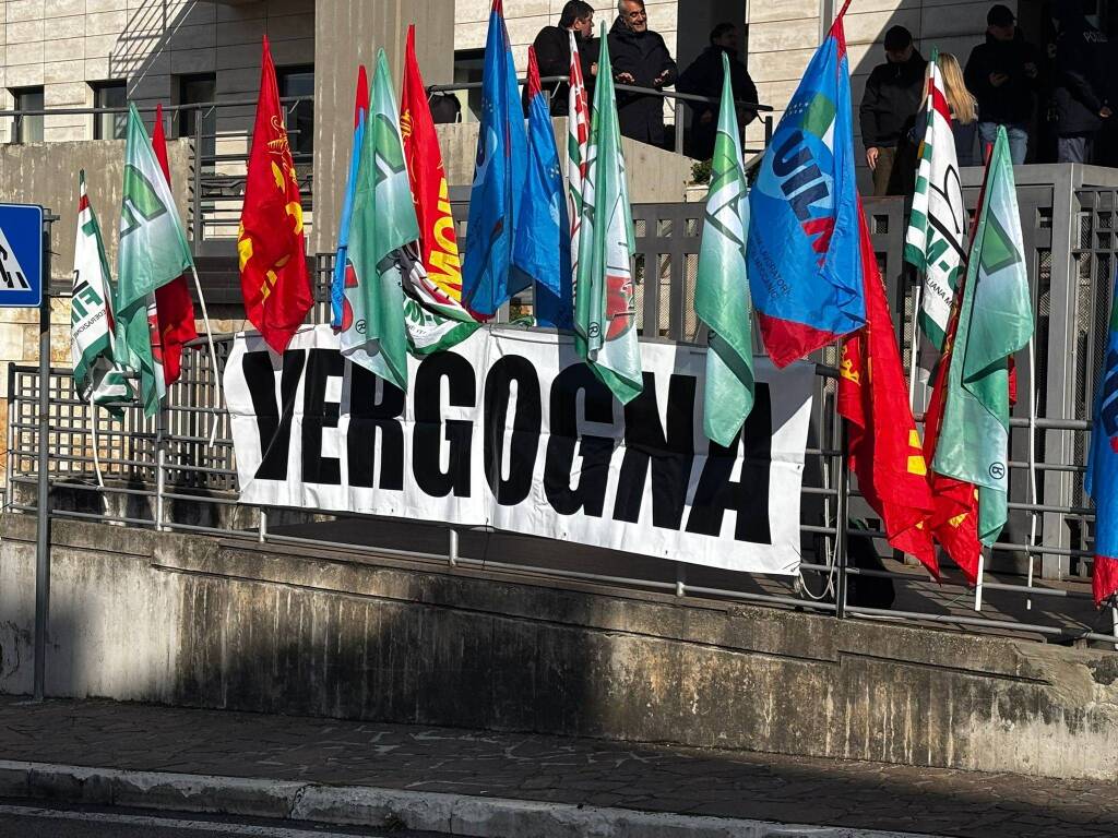 Immagine del post 18504 - Basilicata Smart Paper, Bardi incontra il prefetto e scrive una nota: la reazione dei sindacati - Basilicata
