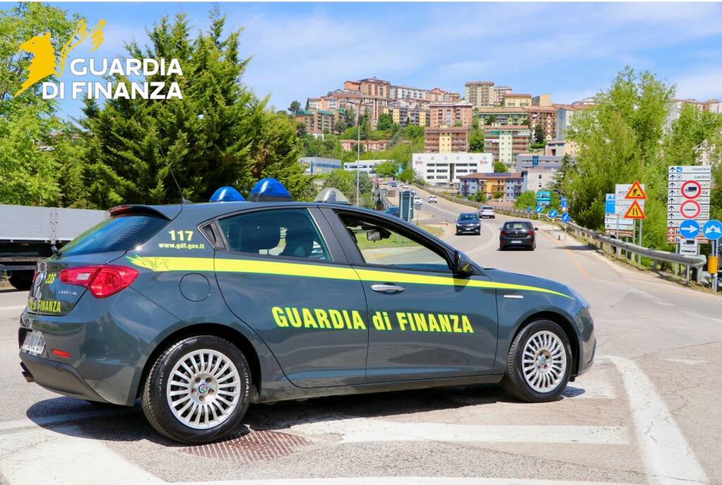 Guardia di Finanza sequestra droga a Potenza e in provincia - Basilicata