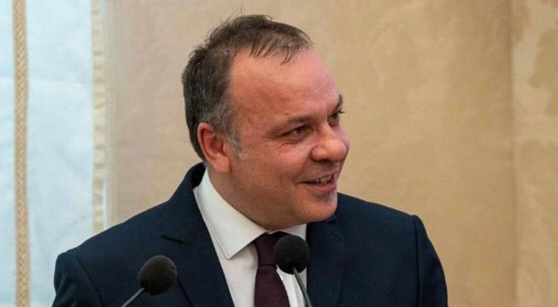 Lomuti, M5S: A cosa è servito baciare il culo a Trump? - Basilicata
