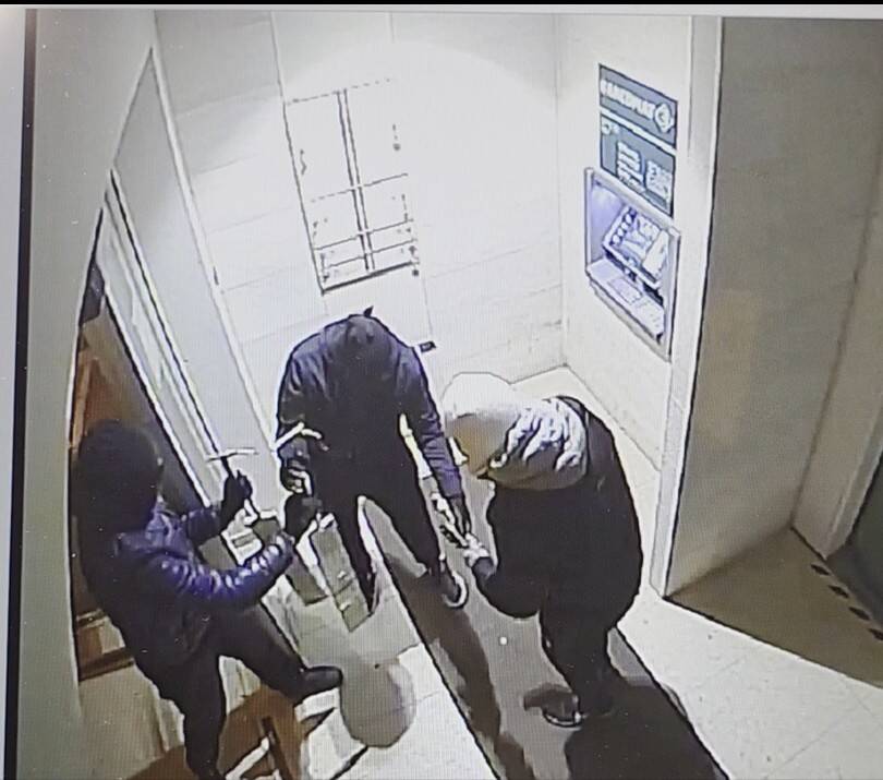 Immagine del post 23062 - Basilicata Assalti a bancomat e rapine nel Potentino: sgominata banda foggiana - Basilicata